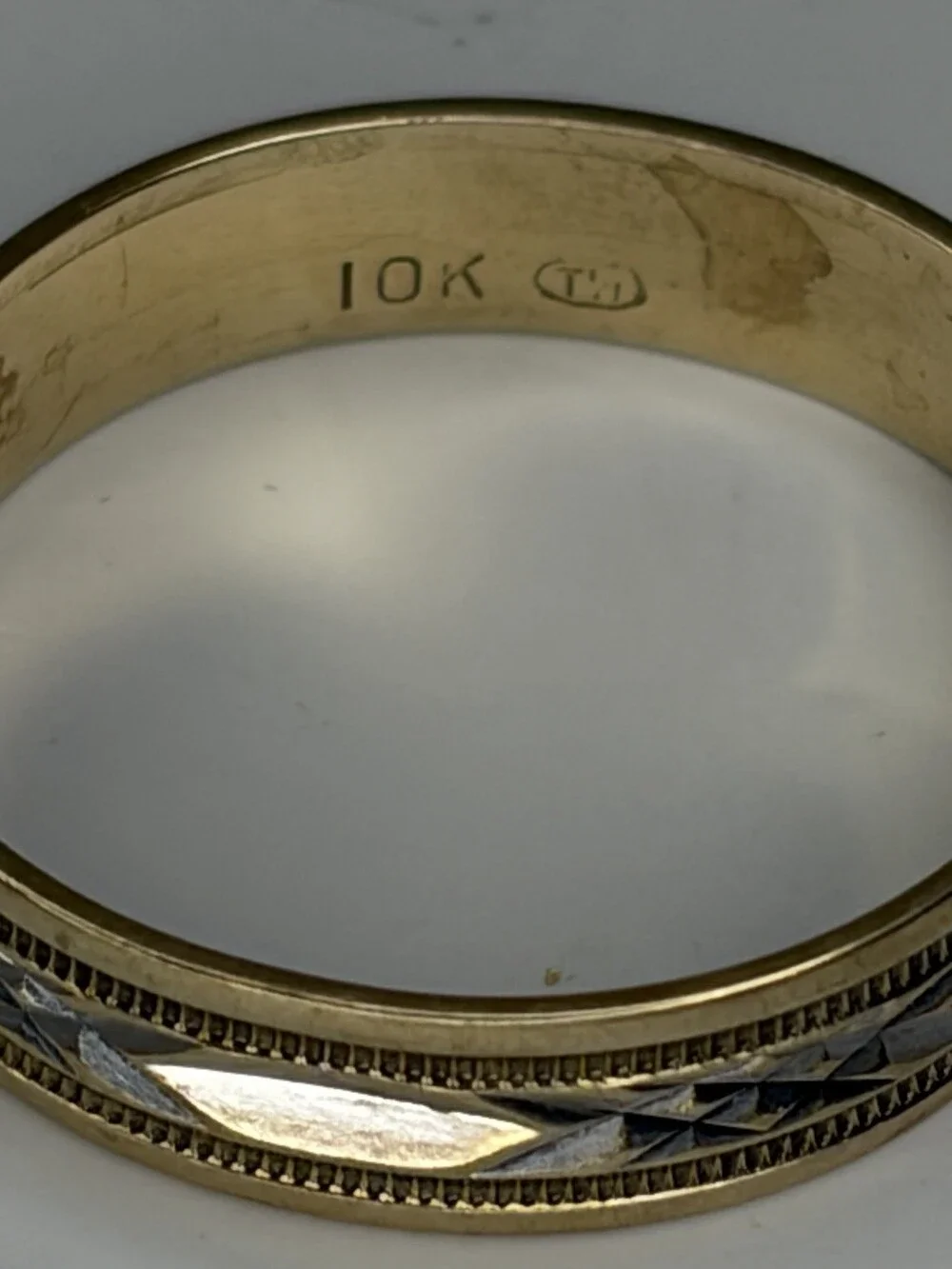 10K Two Tone Gold Diamond Cut Wedding Band Ring Size 9.5 Milgrain 1.8g
